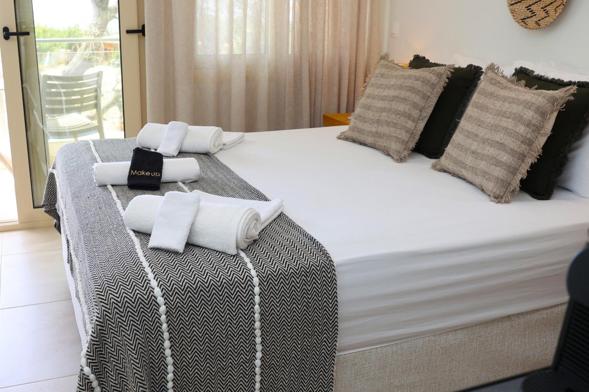 Ocean View Studios And Luxury Rooms Plomari Exterior photo