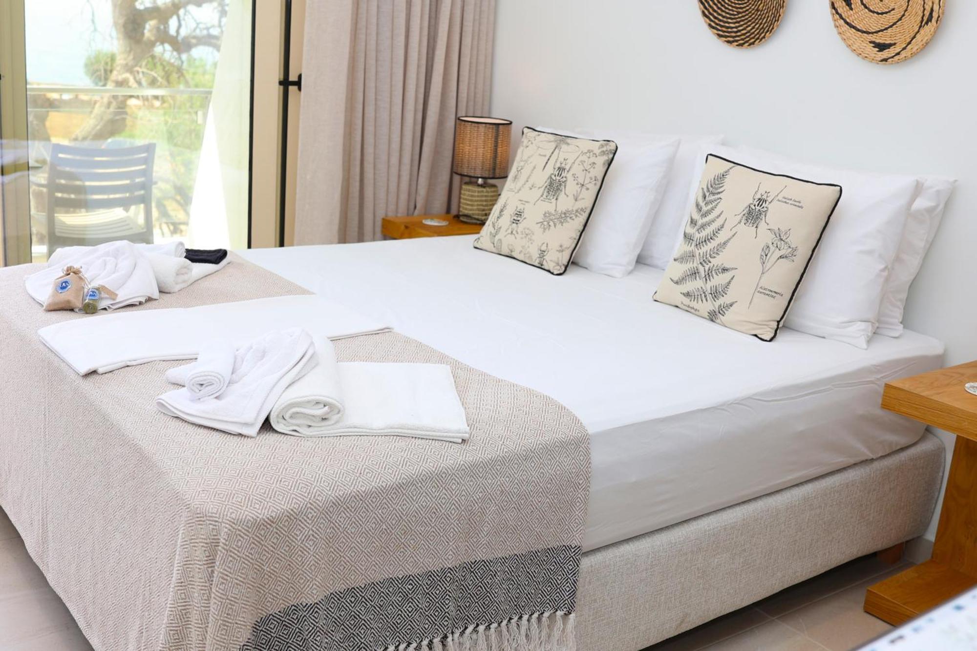 Ocean View Studios And Luxury Rooms Plomari Exterior photo